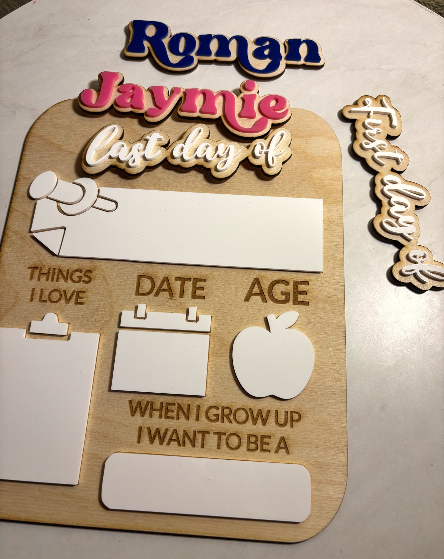 BACK TO SCHOOL SIGN (WOOD)